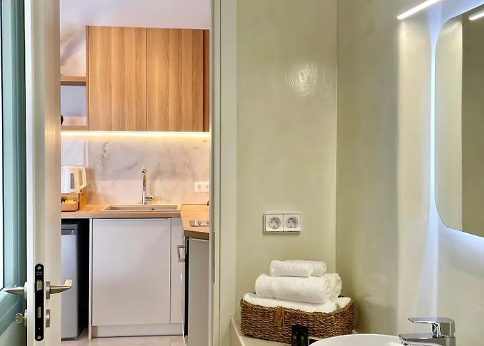 Luaz Naxian Living *