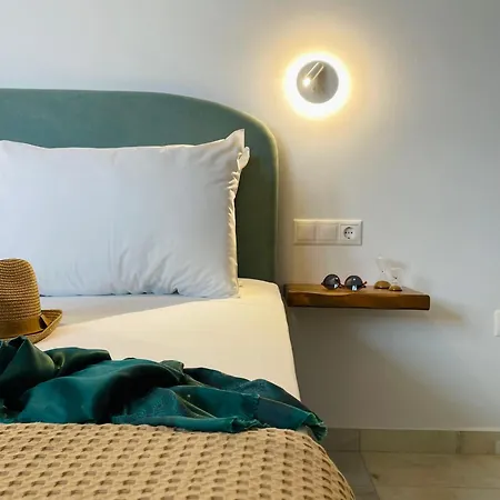 Luaz Naxian Living *